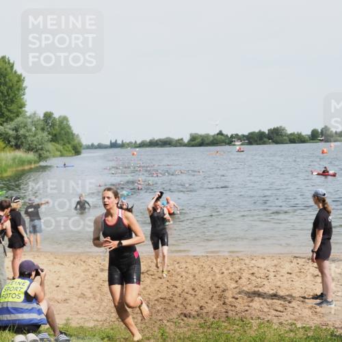 21.06.2025 - 27. Vierlanden-Triathlon MichiJ http://msf.ph/oto/8014172 15.06.2026 10:15:51 Schwimmen 483, 505, 547, 564, 577, 590, 606, 630 meine-sportfotos.de