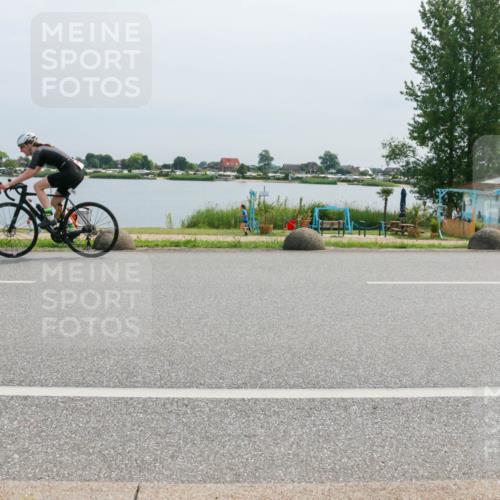15.06.2025 - 27. Vierlanden-Triathlon H.Heesch http://msf.ph/oto/8014190 15.06.2025 11:10:07 Radfahren 130, 210, 751 meine-sportfotos.de