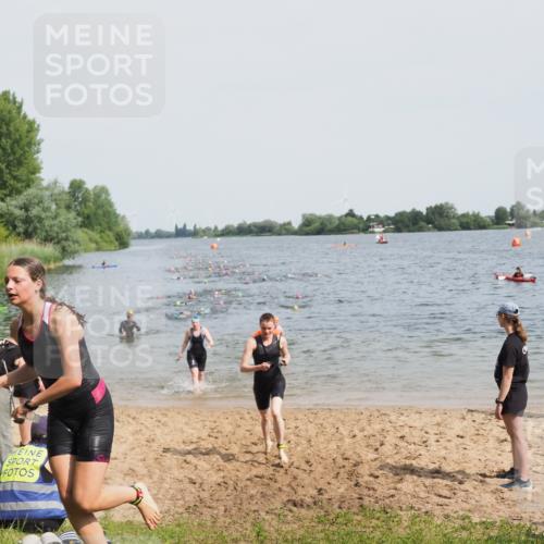 21.06.2025 - 27. Vierlanden-Triathlon MichiJ http://msf.ph/oto/8014192 15.06.2026 10:15:52 Schwimmen 483, 505, 547, 577, 590, 606, 612, 630 meine-sportfotos.de