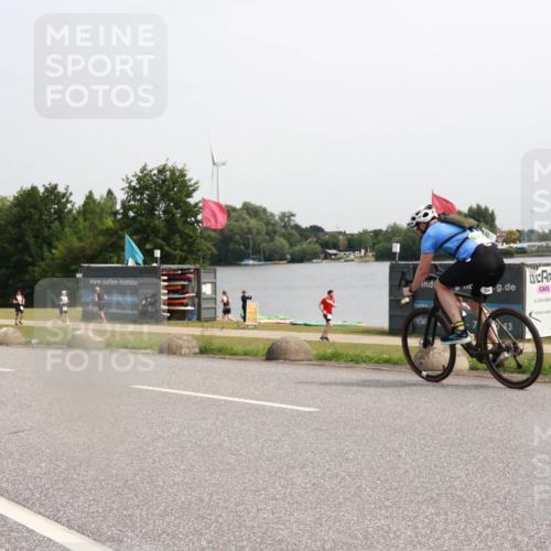 15.06.2025 - 27. Vierlanden-Triathlon H.Heesch http://msf.ph/oto/8014199 15.06.2025 11:15:45 Radfahren 65, 147, 531, 670 meine-sportfotos.de