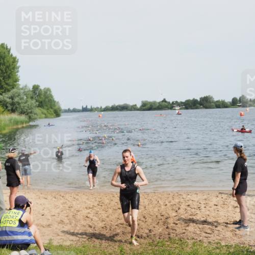 21.06.2025 - 27. Vierlanden-Triathlon MichiJ http://msf.ph/oto/8014228 15.06.2026 10:15:53 Schwimmen 505, 547, 577, 590, 606, 612, 630 meine-sportfotos.de