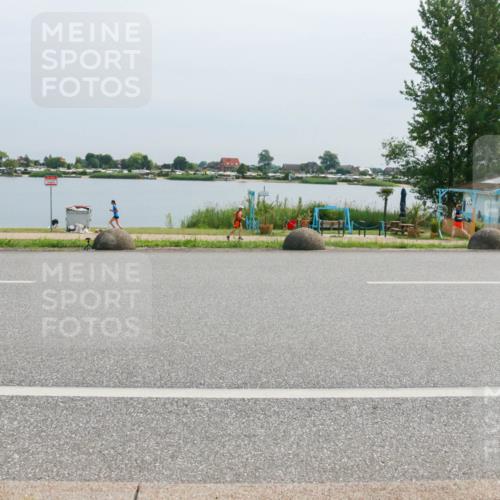 15.06.2025 - 27. Vierlanden-Triathlon H.Heesch http://msf.ph/oto/8014242 15.06.2025 11:10:10 Radfahren 130, 210, 822 meine-sportfotos.de