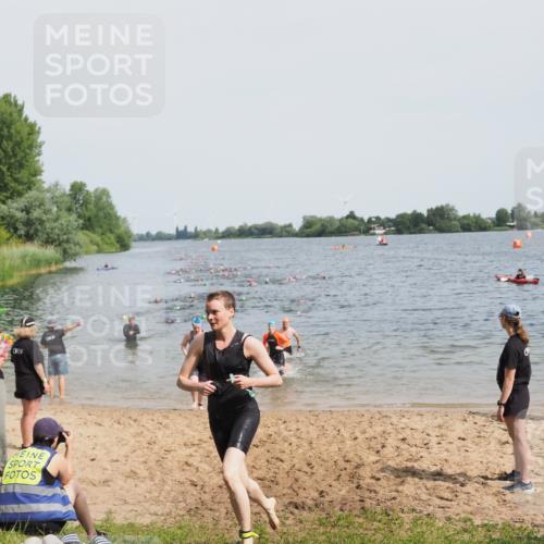 21.06.2025 - 27. Vierlanden-Triathlon MichiJ http://msf.ph/oto/8014273 15.06.2026 10:15:53 Schwimmen 505, 547, 577, 590, 606, 612, 630 meine-sportfotos.de