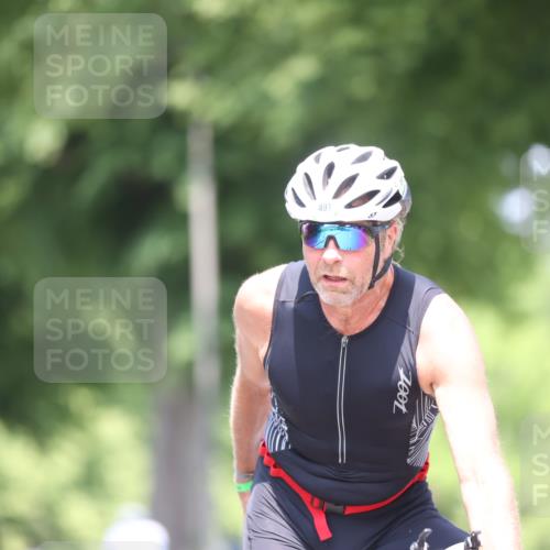 15.06.2025 - 7 Türme Triathlon Yannick Fuchs http://msf.ph/oto/8014285 15.06.2025 12:48:12 Radfahren 240, 374, 497, 543, 655 meine-sportfotos.de