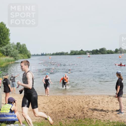 21.06.2025 - 27. Vierlanden-Triathlon MichiJ http://msf.ph/oto/8014287 15.06.2026 10:15:54 Schwimmen 505, 547, 577, 590, 606, 612, 630 meine-sportfotos.de