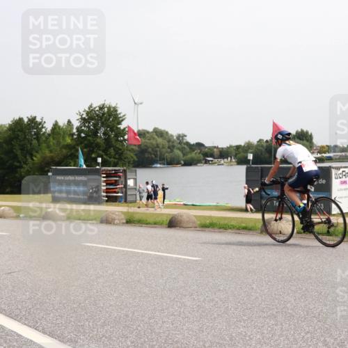 15.06.2025 - 27. Vierlanden-Triathlon H.Heesch http://msf.ph/oto/8014292 15.06.2025 11:16:05 Radfahren 102, 860 meine-sportfotos.de