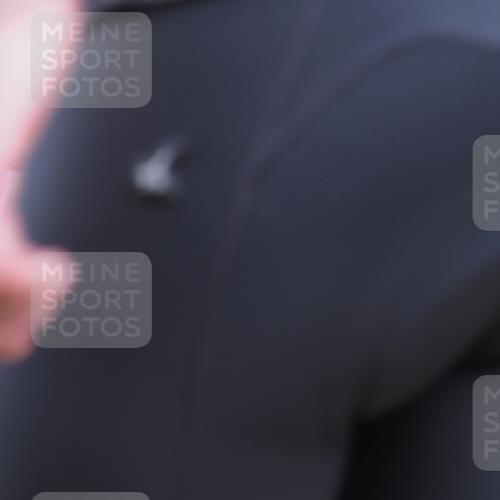 21.06.2025 - 27. Vierlanden-Triathlon KatJ http://msf.ph/oto/8014309 15.06.2025 13:11:47 Ziel 7, 702, 962 meine-sportfotos.de
