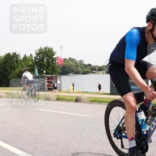 15.06.2025 - 27. Vierlanden-Triathlon H.Heesch http://msf.ph/oto/8014313 15.06.2025 11:16:06 Radfahren 102, 208, 860 meine-sportfotos.de