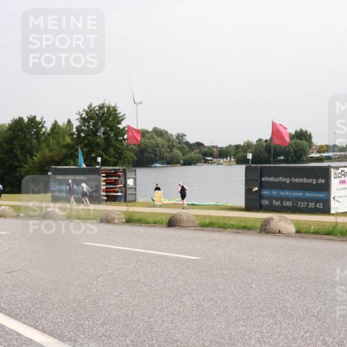 15.06.2025 - 27. Vierlanden-Triathlon H.Heesch http://msf.ph/oto/8014348 15.06.2025 11:16:07 Radfahren 102, 208, 860 meine-sportfotos.de