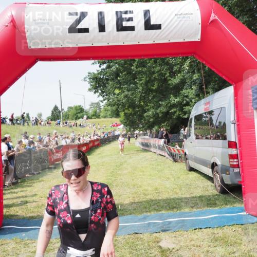 21.06.2025 - 27. Vierlanden-Triathlon MichiJ http://msf.ph/oto/8014352 15.06.2026 11:31:09 Ziel 131, 482, 546, 605 meine-sportfotos.de