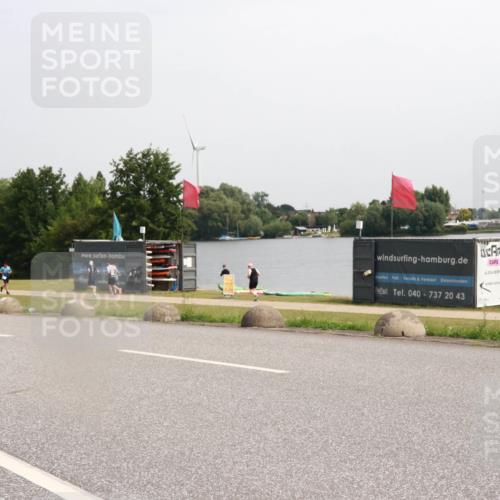 15.06.2025 - 27. Vierlanden-Triathlon H.Heesch http://msf.ph/oto/8014358 15.06.2025 11:16:07 Radfahren 102, 208, 860 meine-sportfotos.de