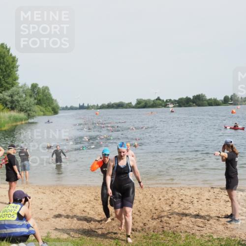 21.06.2025 - 27. Vierlanden-Triathlon MichiJ http://msf.ph/oto/8014372 15.06.2026 10:15:58 Schwimmen 505, 547, 606, 612, 630 meine-sportfotos.de
