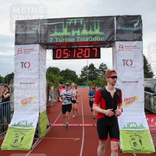 15.06.2025 - 7 Türme Triathlon Michael Strokosch http://msf.ph/oto/8014376 15.06.2025 15:12:07 Ziel 263, 356, 444, 556 meine-sportfotos.de