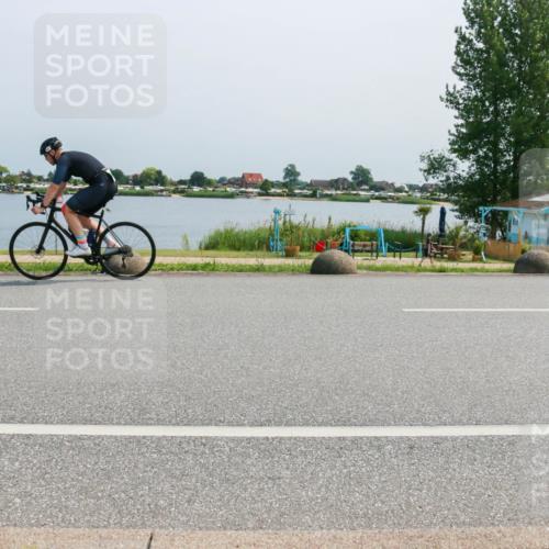 21.06.2025 - 27. Vierlanden-Triathlon H.Heesch http://msf.ph/oto/8014378 15.06.2025 11:49:24 Radfahren 681, 835, 844 meine-sportfotos.de