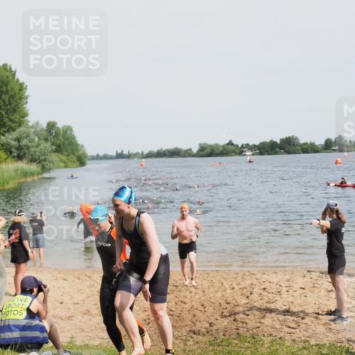 21.06.2025 - 27. Vierlanden-Triathlon MichiJ http://msf.ph/oto/8014414 15.06.2026 10:15:59 Schwimmen 445, 505, 547, 606, 612 meine-sportfotos.de