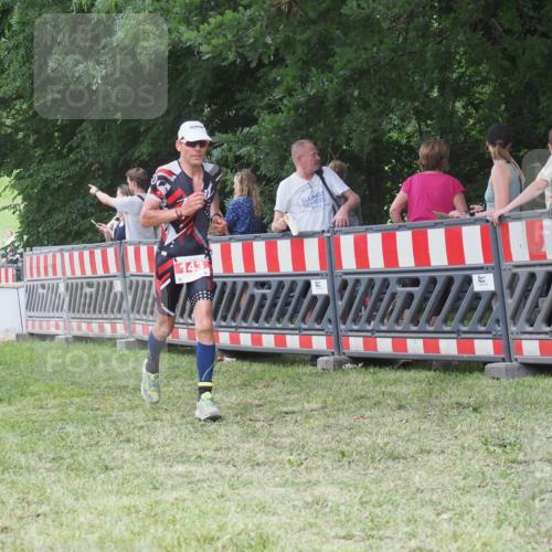21.06.2025 - 27. Vierlanden-Triathlon KatJ http://msf.ph/oto/8014429 15.06.2025 13:12:08 Ziel 143 meine-sportfotos.de