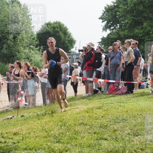 15.06.2025 - 27. Vierlanden-Triathlon KatJ http://msf.ph/oto/8014438 15.06.2025 10:15:10 Schwimmen 480, 528, 555, 570, 587, 592, 597, 605, 635 meine-sportfotos.de