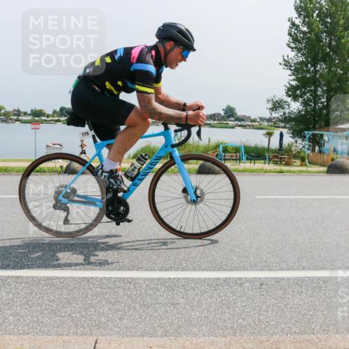 21.06.2025 - 27. Vierlanden-Triathlon H.Heesch http://msf.ph/oto/8014440 15.06.2025 11:49:33 Radfahren 779, 855 meine-sportfotos.de