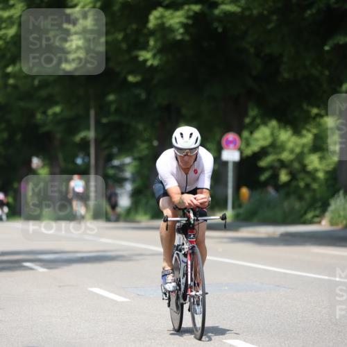 15.06.2025 - 7 Türme Triathlon Yannick Fuchs http://msf.ph/oto/8014444 15.06.2025 12:48:43 Radfahren 204, 458, 530, 629, 651 meine-sportfotos.de
