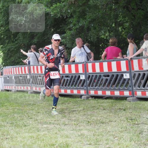 21.06.2025 - 27. Vierlanden-Triathlon KatJ http://msf.ph/oto/8014445 15.06.2025 13:12:08 Ziel 143 meine-sportfotos.de
