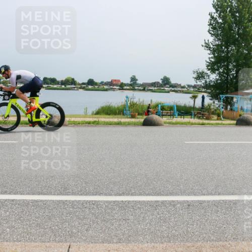 21.06.2025 - 27. Vierlanden-Triathlon H.Heesch http://msf.ph/oto/8014454 15.06.2025 11:49:34 Radfahren 779, 855 meine-sportfotos.de