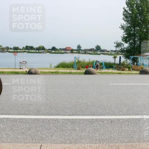 21.06.2025 - 27. Vierlanden-Triathlon H.Heesch http://msf.ph/oto/8014505 15.06.2025 11:49:40 Radfahren 810, 828, 845, 855 meine-sportfotos.de