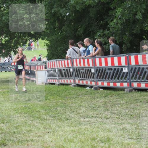 21.06.2025 - 27. Vierlanden-Triathlon KatJ http://msf.ph/oto/8014553 15.06.2025 13:12:38 Ziel 81, 934 meine-sportfotos.de