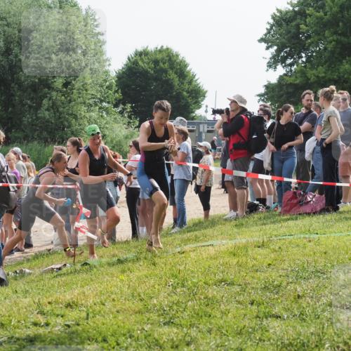15.06.2025 - 27. Vierlanden-Triathlon KatJ http://msf.ph/oto/8014556 15.06.2025 10:15:12 Schwimmen 480, 507, 528, 555, 587, 592, 597, 605, 635 meine-sportfotos.de