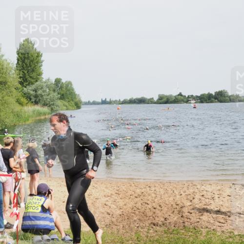 21.06.2025 - 27. Vierlanden-Triathlon MichiJ http://msf.ph/oto/8014558 15.06.2026 10:16:09 Schwimmen 445, 489, 611 meine-sportfotos.de