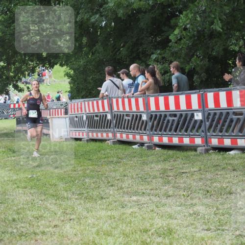 21.06.2025 - 27. Vierlanden-Triathlon KatJ http://msf.ph/oto/8014559 15.06.2025 13:12:38 Ziel 81, 934 meine-sportfotos.de