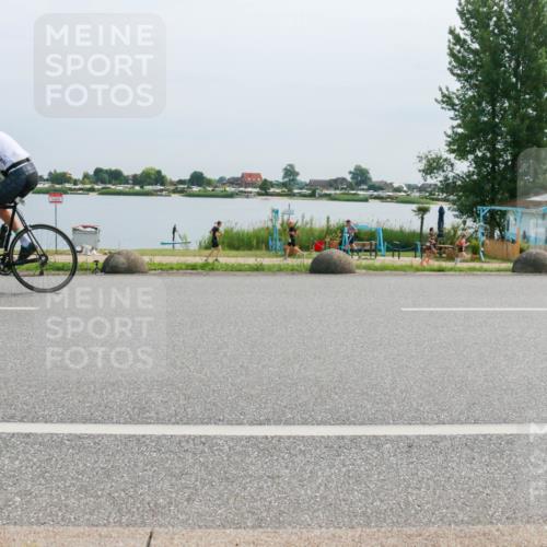 15.06.2025 - 27. Vierlanden-Triathlon H.Heesch http://msf.ph/oto/8014560 15.06.2025 11:11:14 Radfahren 106, 714 meine-sportfotos.de