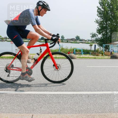 21.06.2025 - 27. Vierlanden-Triathlon H.Heesch http://msf.ph/oto/8014571 15.06.2025 11:49:43 Radfahren 810, 828, 845 meine-sportfotos.de