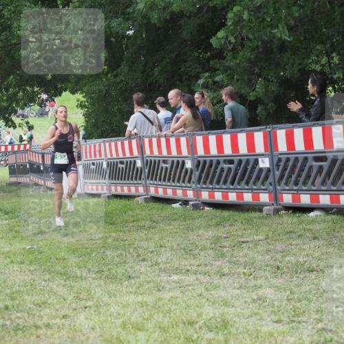 21.06.2025 - 27. Vierlanden-Triathlon KatJ http://msf.ph/oto/8014590 15.06.2025 13:12:38 Ziel 81, 934 meine-sportfotos.de