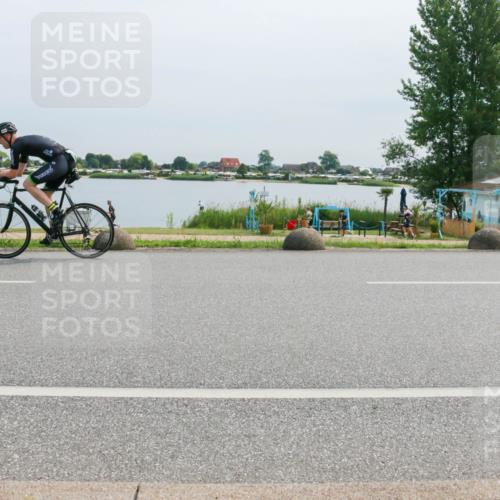 15.06.2025 - 27. Vierlanden-Triathlon H.Heesch http://msf.ph/oto/8014599 15.06.2025 11:11:25 Radfahren 59, 77, 88, 116, 127, 646 meine-sportfotos.de