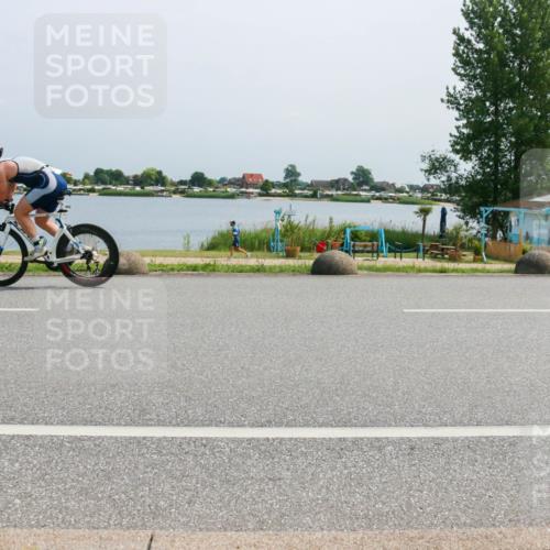 21.06.2025 - 27. Vierlanden-Triathlon H.Heesch http://msf.ph/oto/8014608 15.06.2025 11:49:53 Radfahren 747, 820, 962 meine-sportfotos.de