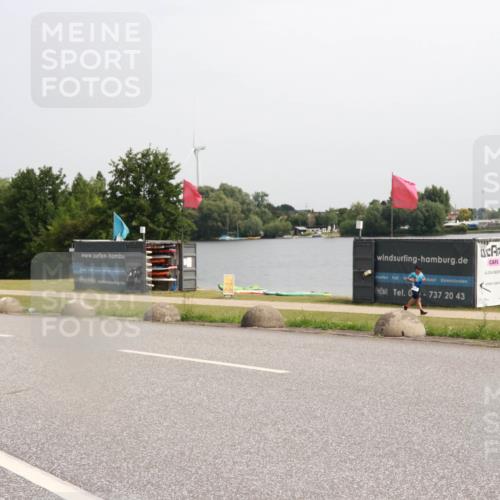 15.06.2025 - 27. Vierlanden-Triathlon H.Heesch http://msf.ph/oto/8014679 15.06.2025 11:16:16 Radfahren 801, 819 meine-sportfotos.de
