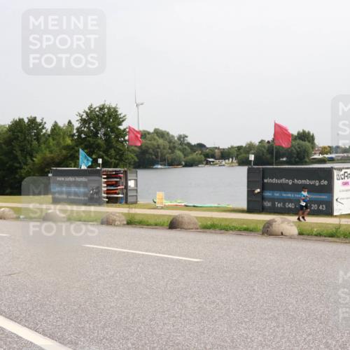 15.06.2025 - 27. Vierlanden-Triathlon H.Heesch http://msf.ph/oto/8014682 15.06.2025 11:16:16 Radfahren 801, 819 meine-sportfotos.de
