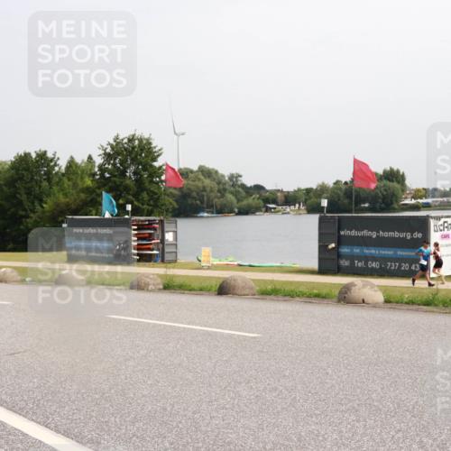 15.06.2025 - 27. Vierlanden-Triathlon H.Heesch http://msf.ph/oto/8014694 15.06.2025 11:16:17 Radfahren 801, 819 meine-sportfotos.de
