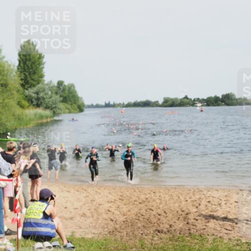 21.06.2025 - 27. Vierlanden-Triathlon MichiJ http://msf.ph/oto/8014703 15.06.2026 10:16:12 Schwimmen 445, 489, 523, 611 meine-sportfotos.de