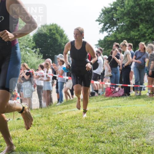 15.06.2025 - 27. Vierlanden-Triathlon KatJ http://msf.ph/oto/8014705 15.06.2025 10:15:14 Schwimmen 480, 507, 528, 555, 587, 597, 635 meine-sportfotos.de