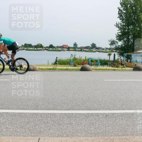 21.06.2025 - 27. Vierlanden-Triathlon H.Heesch http://msf.ph/oto/8014733 15.06.2025 11:50:10 Radfahren 738, 819, 830, 953 meine-sportfotos.de