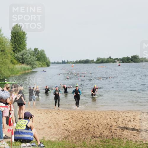 21.06.2025 - 27. Vierlanden-Triathlon MichiJ http://msf.ph/oto/8014736 15.06.2026 10:16:12 Schwimmen 445, 489, 523, 611 meine-sportfotos.de