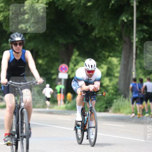 15.06.2025 - 7 Türme Triathlon Yannick Fuchs http://msf.ph/oto/8014741 15.06.2025 13:28:16 Radfahren 290, 404, 438, 851 meine-sportfotos.de