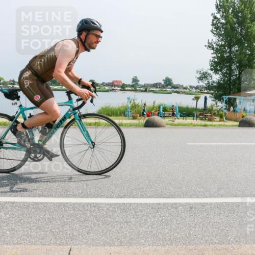 21.06.2025 - 27. Vierlanden-Triathlon H.Heesch http://msf.ph/oto/8014753 15.06.2025 11:50:11 Radfahren 819, 830, 953 meine-sportfotos.de
