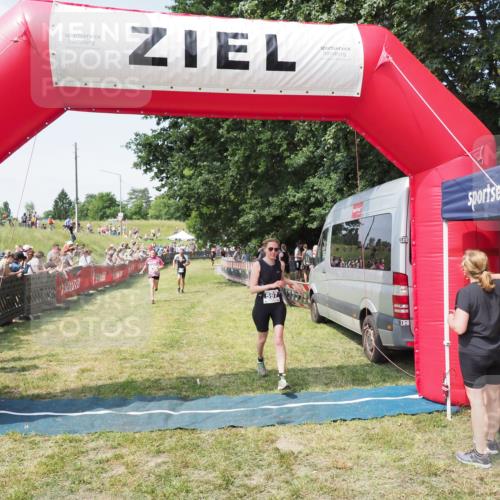 21.06.2025 - 27. Vierlanden-Triathlon MichiJ http://msf.ph/oto/8014756 15.06.2026 11:31:23 Ziel 180, 597 meine-sportfotos.de