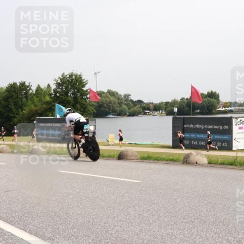 15.06.2025 - 27. Vierlanden-Triathlon H.Heesch http://msf.ph/oto/8014767 15.06.2025 11:16:21 Radfahren 794 meine-sportfotos.de