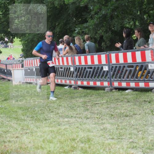 21.06.2025 - 27. Vierlanden-Triathlon KatJ http://msf.ph/oto/8014768 15.06.2025 13:12:42 Ziel 81 meine-sportfotos.de