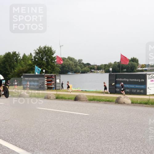 15.06.2025 - 27. Vierlanden-Triathlon H.Heesch http://msf.ph/oto/8014778 15.06.2025 11:16:21 Radfahren 794 meine-sportfotos.de