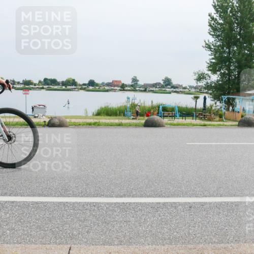 15.06.2025 - 27. Vierlanden-Triathlon H.Heesch http://msf.ph/oto/8014814 15.06.2025 11:12:04 Radfahren 558, 793 meine-sportfotos.de