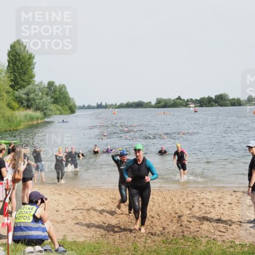 21.06.2025 - 27. Vierlanden-Triathlon MichiJ http://msf.ph/oto/8014856 15.06.2026 10:16:16 Schwimmen 477, 489, 494, 523, 611 meine-sportfotos.de